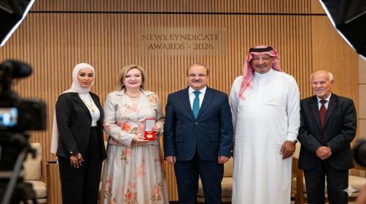 في إنجاز عربي استثنائي: المستشارة ربى عوني الرفاعي تتوّج بلقب “المرأة العربية المثالية”