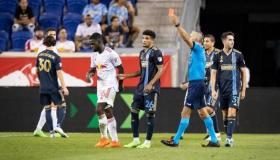 تسديدة صاروخية تضرب وجه مشجعة في الدوري الأمريكي