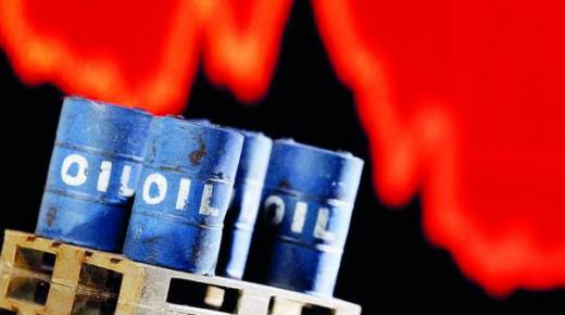 مخاوف ضعف الطلب تهوي بأسعار النفط 3%