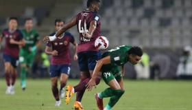 «الخطأ الممنوع» في قمة شباب الأهلي والوحدة