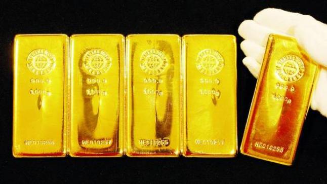 الذهب يتراجع في المعاملات الفورية إلى 1674.5 دولار