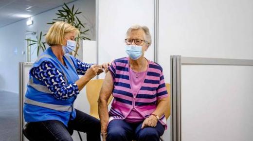 بيانات أوروبية مطمئنة عن تراجع الإصابات والوفيات بـ «كورونا»