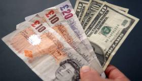 الجنيه الإسترليني يتراجع أمام الدولار لأدنى مستوياته منذ 37 عاماً