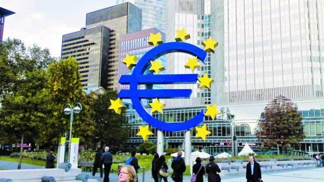 تباطؤ الاقتصاد في منطقة اليورو يزيد احتمالية حدوث ركود