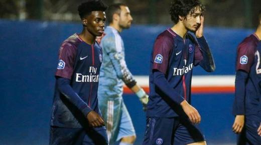 4 بطاقات حمر توقف مباراة فرنسا وبولندا