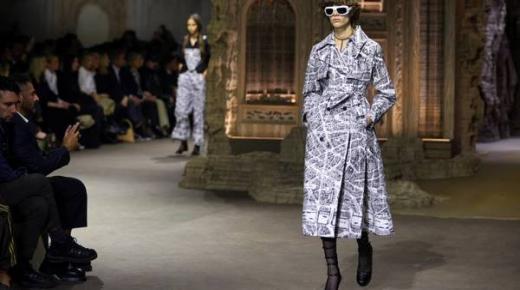 «ديور» تعيد الكعوب العالية إلى واجهة الموضة