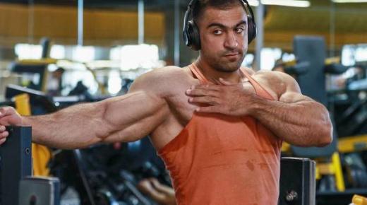 تعرف إلى الطبيب الأردني الذي أصبح بطلاً في بناء الأجسام