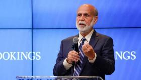 فائز بجائزة نوبل للاقتصاد يطرح حلًا لتفادي أزمة مالية جديدة