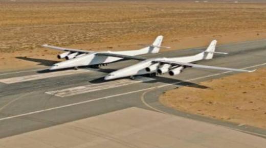 عرض جناحيها يفوق ملعب كرة قدم أضخم طائرة في العالم تستعد لرحلتها الأولى