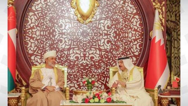 ملك البحرين وسلطان عُمان يعقدان جلسة مباحثات ويشهدان التوقيع على عدد من الاتفاقيات