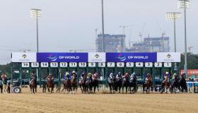 دبي: أمسيات سباقات الخيل على مضمار ميدانها العالمي