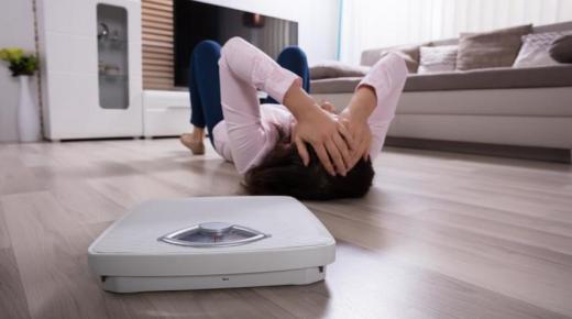 بعد اتباع رجيم بحذافيره.. وزني لا ينقص!