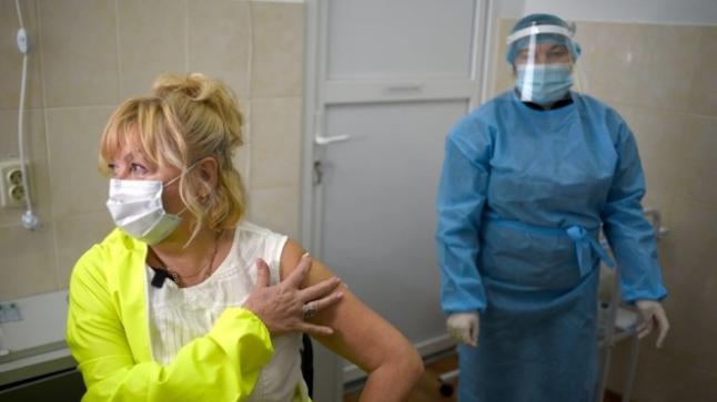 5.7 مليون أوكراني تلقى جرعتين من لقاح  COVID