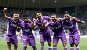 العين تتقدم قليلًا من اللقب