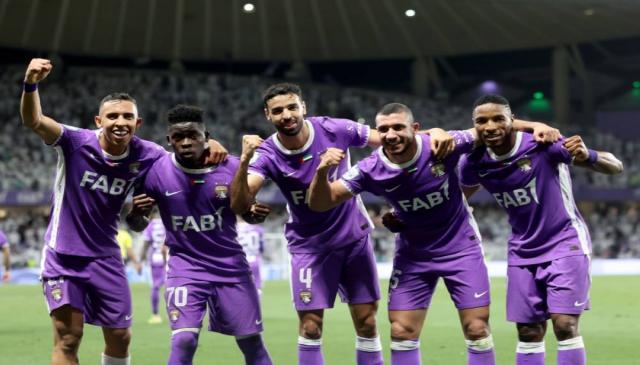 العين تتقدم قليلًا من اللقب