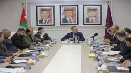 مذكرة نيابية لإعادة النظر في إحالة موظفي الأمانة للتقاعد المبكر