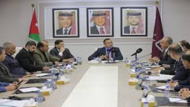 مذكرة نيابية لإعادة النظر في إحالة موظفي الأمانة للتقاعد المبكر