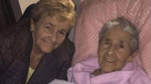 ملحمة إنسانية معاصرة.. إيرلندية تعثر على والدتها بعد 73 عاما!