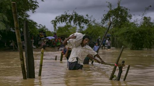 أسوأ حصيلة لضحايا الفيضانات في بنغلادش منذ سنوات