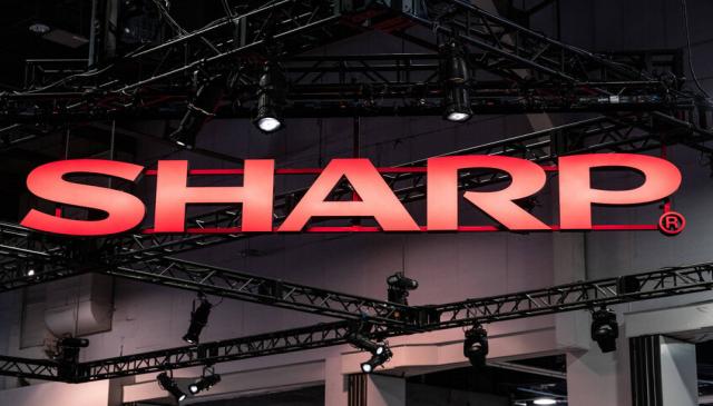 Sharp تعود للمنافسة مع هاتف بمواصفات ممتازة