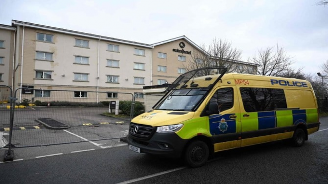 اعتقال ثلاثة  اشخاص بعد اشتباكات خارج فندق المهاجرين في المملكة المتحدة