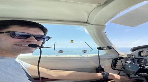 كلية علوم الطيران في عمان العربية تعقد محاضرة علمية بعنوان Troubleshooting Of Engine Instrumentation From A Pilot’s Perspective