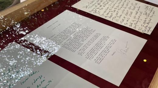 رسائل ماركيز تكشف أسرار علاقته بـ بيل كلينتون وودى الآن وكاسترو