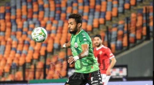 لاعب كرة مصري يعمل بالبناء وبيع الكنافة