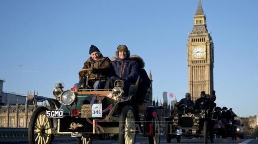 حول البريطاني ديفيد لورينز السيارات الكلاسيكية إلى سيارات صديقة للبيئة بمحرك “كهربائي”