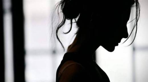 “وسائل التواصل” تزيد فرص إصابة المراهقات بالاكتئاب!