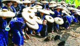 مجتمع في إندونيسيا يرفض التكنولوجيا