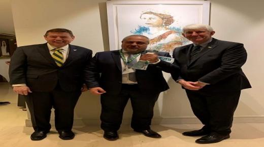 كرمت جامعة جنوب فلوريدا الشريك الإداري لشركة ستيل وود اندستريز والمؤسس لفرع خرجين دول مجلس التعاون الخليجي لجامعة جنوب فلوريدا، غسان أفيوني، جائزة الاستدامة والابتكار الأولى من نوعها