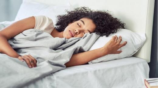 دراسة تحدد أحد الأسباب الرئيسية لانخفاض جودة النوم العميق