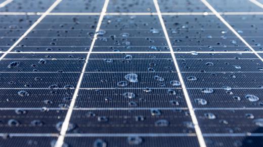 مركز البحوث والتطوير التابع لهيئة كهرباء ومياه دبي يسجل براءة اختراع عن جهاز لقياس كمية المياه التي يمكن استخلاصها من رطوبة الجو