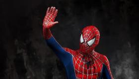 وفاة رسام سبايدر مان عن 93 عاماً