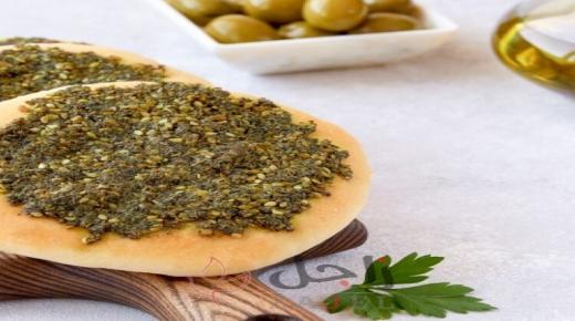 طرق مختلفة لتحضير معجنات شهية بالزعتر