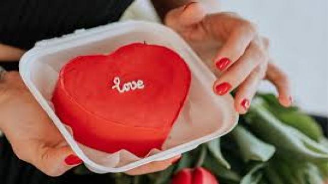 ما هي  الهدايا المناسبة التي تهدي بها  زوجتك أو حبيبتك في عيد الحب؟