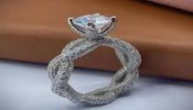 كيفية اختيار المجوهرات الفضية المناسبة