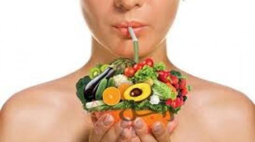 7 أطعمة مهمة للبشرة لجعلها تبدو أصغر سنا وأكثر صحة