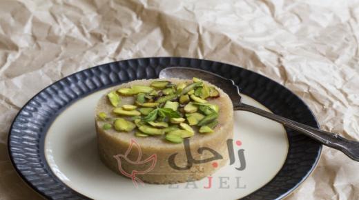 حلى السميد بالفستق الحلبي بطريقة شهية ومختلفة