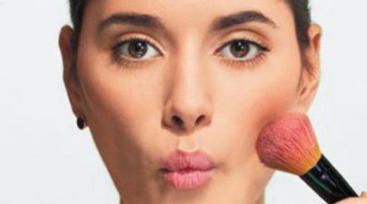 اكتشفي طريقة وضع أحمر الخدود حسب شكل وجهك