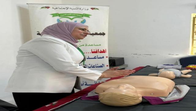 إقامة دورة تدريبية مختصة في الإسعافات الأولية لخدمة المجنمع المحلي من قبل كلية التمريض في جامعة الزيتونة الأردنية
