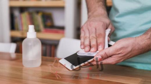 دليل لتنظيف شاشات كل أجهزة آبل