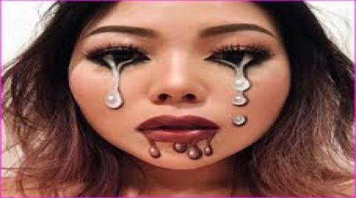 حيلة سريعة لتكثيف الرموش خلال ثوان