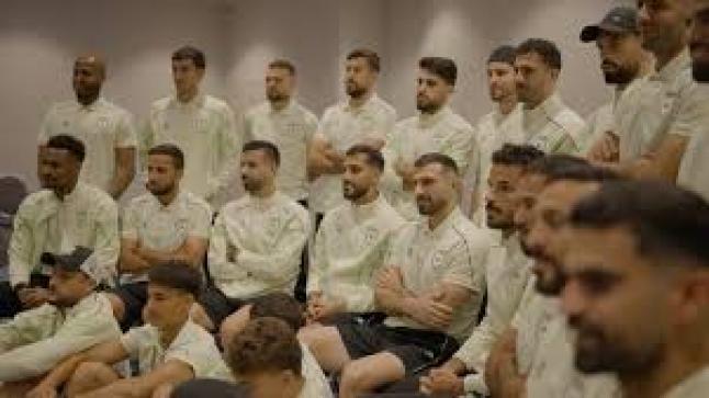 قبيل مواجهة الجزائر .. ولي العهد يجدد ثقته بالمنتخب الأردني خلال اتصال مرئي