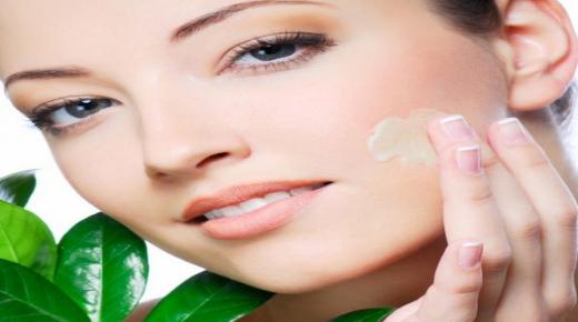 قناع لترطيب البشرة واستعادة نضارتها