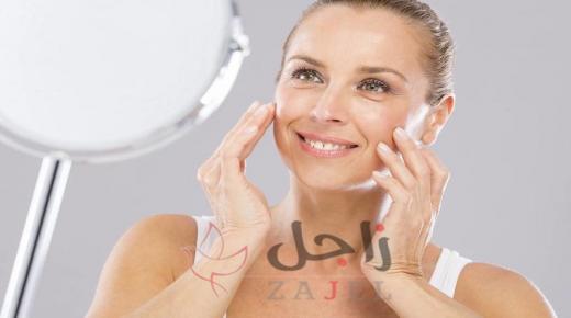 أفضل كريم أساس للمرأة المتقدمة في السن