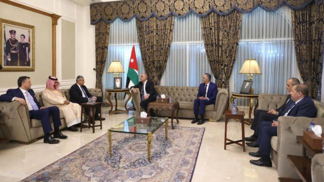 الخصاونة يؤكد أهمية اجتماع منظمة السياحة في الأردن