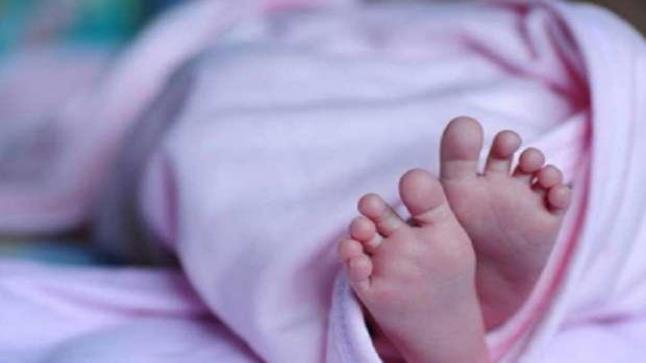 الحكم على عراقي باع حفيده الرضيع مقابل 1400 دولار