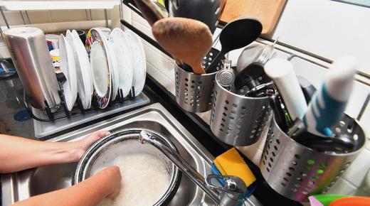 «الإقامة الذهبية» تتيح استقدام عدد غير محدد من العمالة المساندة